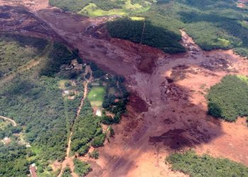 Bombeiros estimam cerca de 200 desaparecidos após barragem se romper