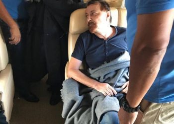 Battisti deixa Bolívia para cumprir pena na Itália