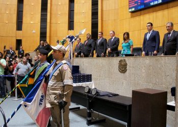 Governador prestigia posse dos novos deputados estaduais