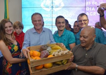 Dia Internacional da Agricultura Familiar com entregas e homenagens no Palácio Anchieta