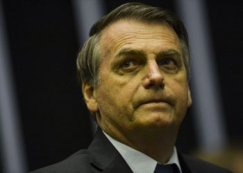 Celular de Bolsonaro foi alvo da ação de hackers, afirma ministério