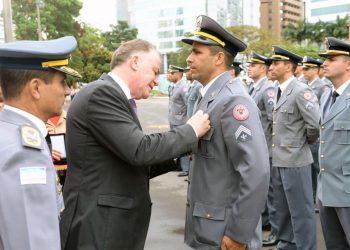 Casagrande participa da formatura de sargentos no Corpo de Bombeiros