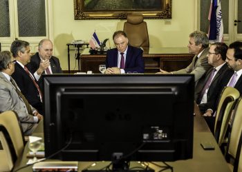 Governador do Estado acompanha teleaudiência experimental