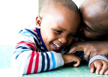 Brasil tem 5,5 milhões de crianças sem nome do pai no registro