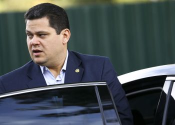Alcolumbre é contra novo imposto sobre movimentação financeira