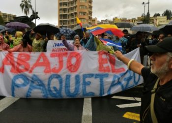 Equador decreta estado de exceção em meio à violência por alta nos combustíveis