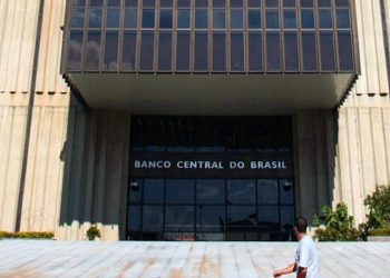 Estimativa de inflação cai pela 11ª vez seguida para 3,26%