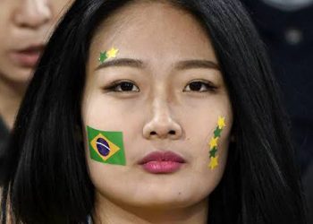 Bolsonaro anuncia isenção de visto para chineses