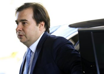 Maia quer iniciar debate sobre reforma administrativa semana que vem