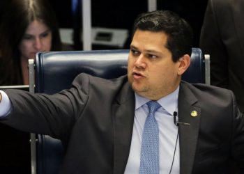 Alcolumbre quer votar Previdência em segundo turno até dia 10