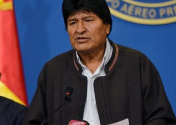 Evo Morales renuncia na Bolívia após militares cobrarem sua saída