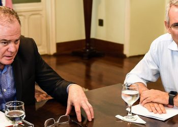 Estado vai receber R$ 1 bilhão em investimentos na área de papel e celulose
