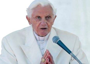 Bento XVI, papa emérito, rompe silêncio sobre celibato após sínodo