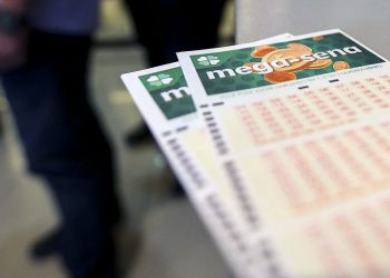 Mega-Sena acumula e pode pagar R$ 55 milhões no sábado