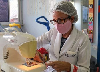 Projeto estabelece incentivos às costureiras de máscaras artesanais durante pandemia