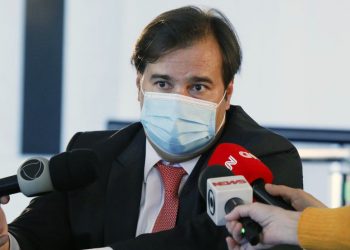 Maia estuda 1º turno da eleição para 15 de novembro ou 6 de dezembro