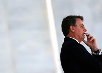 Bolsonaro critica governadores por descumprirem decreto