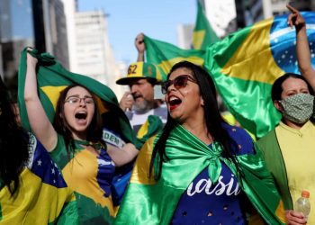 Brasil registra 263 mortes por coronavírus nas últimas 24 horas