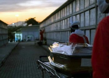 Brasil bate novo recorde e registra 600 mortes por convid-19 em 24 horas
