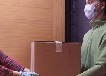 Recebeu uma encomenda? Não abra na hora!