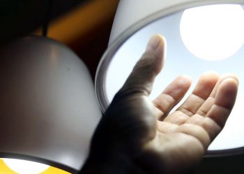Aneel prorroga até 31 de julho proibição de corte de energia elétrica