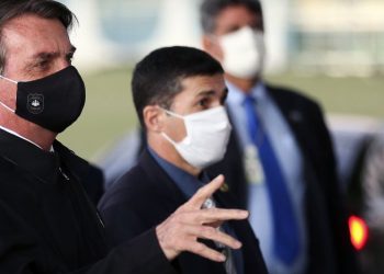 Bolsonaro veta R$ 8,6 bi de fundo extinto para combate a coronavírus