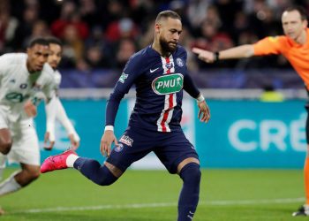 Presidente do Barcelona esfria negociações por Neymar