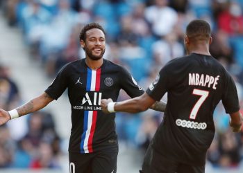 Neymar completa três anos no PSG de olho na Champions League