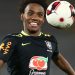 Meia-atacante brasileiro Willian pode trocar Chelsea por Arsenal
