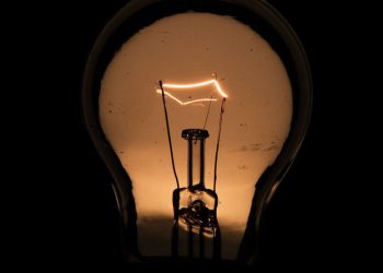 Energia elétrica de inadimplentes pode ser cortada a partir de hoje
