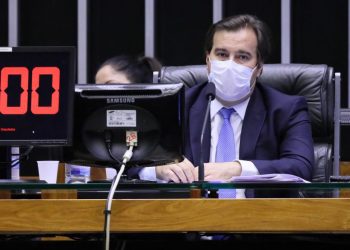 Maia diz que foco deve ser teto de gastos e reforma tributária
