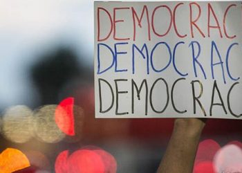 107 países perderam qualidades democráticas em 2019, diz estudo