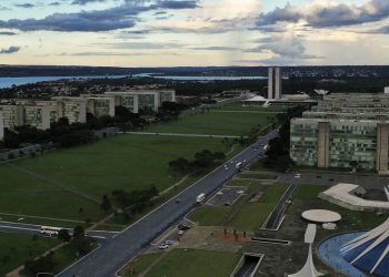 Governo economiza R$ 1 bilhão com trabalho remoto de servidores