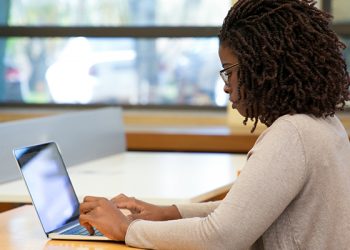 Plataforma libera cursos gratuitos da Universidade de Stanford