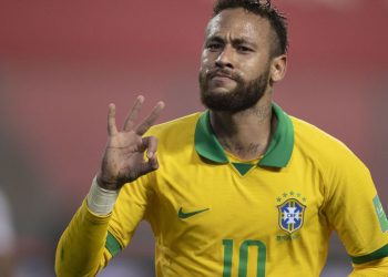 Neymar celebra grande atuação nas Eliminatórias