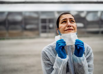 Heróis abatidos: 508 profissionais de enfermagem morreram de covid no Brasil