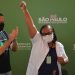 Enfermeira de São Paulo é primeira brasileira vacinada contra covid-19