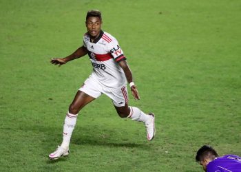 Primeiro Clássico dos Milhões do ano é crucial para Flamengo e Vasco