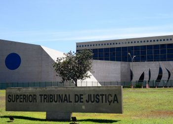 STJ aceita denúncia contra governador afastado do Rio de Janeiro