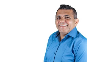 O prefeito de Pinheiros, Arnóbio Pinheiro, está internado, mas passa bem