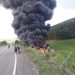 Carreta de combustível tomba e pega fogo na rodovia Nova Venécia a São Gabriel da Palha; a pista está interditada