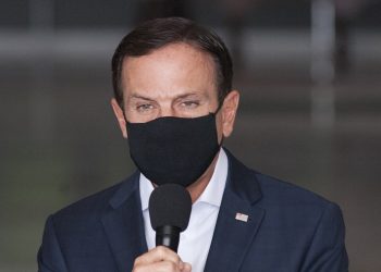 Doria nega que filho tenha feito festa e causado aglomeração e entra com queixa-crime contra vizinha que fez acusação