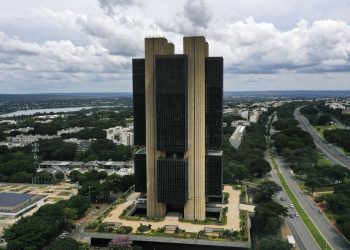 Mercado financeiro aumenta projeção da inflação para 3,98% em 2021