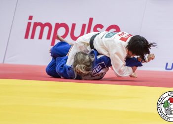 Brasileira fica perto do pódio na abertura do Grand Slam de Tashkent