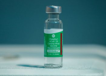 Alemanha aprova vacina da AstraZeneca para maiores de 65 anos