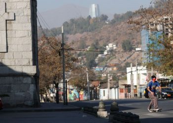 Chile chega a 1 milhão de casos de covid-19 e fecha fronteiras