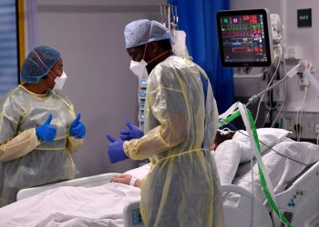 Covid-19: um terço dos sobreviventes tem distúrbios, mostra estudo