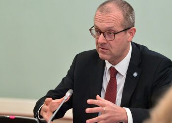 Covid-19: novos casos caem na Europa pela primeira vez em dois meses