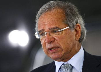 Guedes diz a Brics que vacinas e recuperação econômica são prioridades