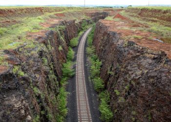 Governo leiloa hoje trecho de ferrovia na Bahia